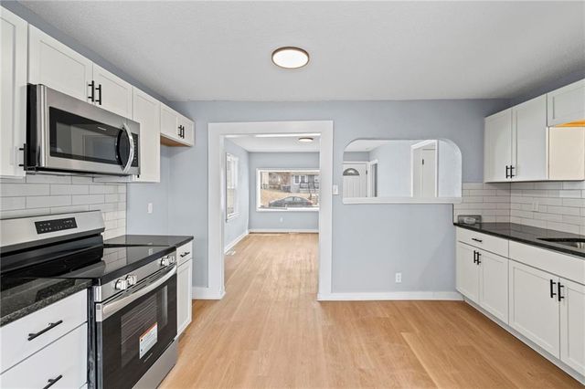 5752 College Avenue, Kansas City, MO 64130