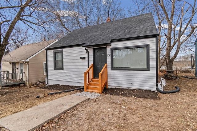 5752 College Avenue, Kansas City, MO 64130