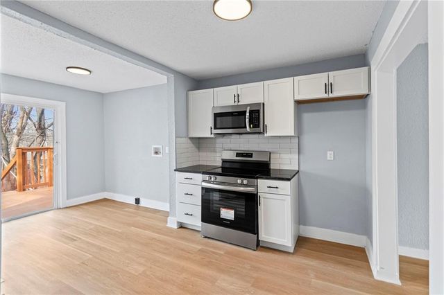 5752 College Avenue, Kansas City, MO 64130