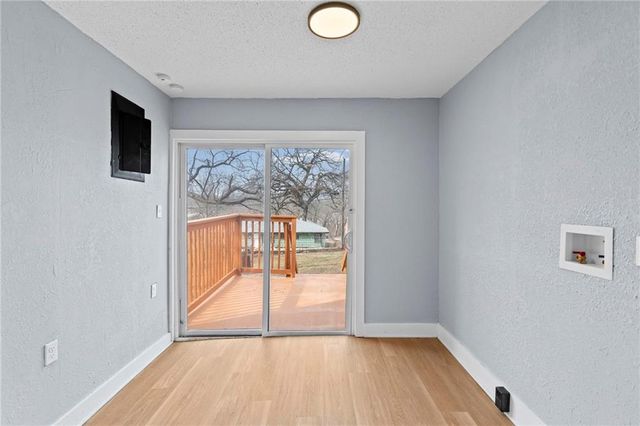 5752 College Avenue, Kansas City, MO 64130