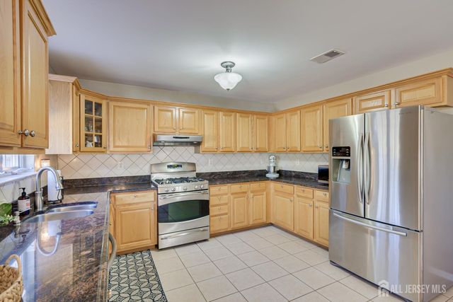 4 Rachel Lane, Monroe, NJ 08831