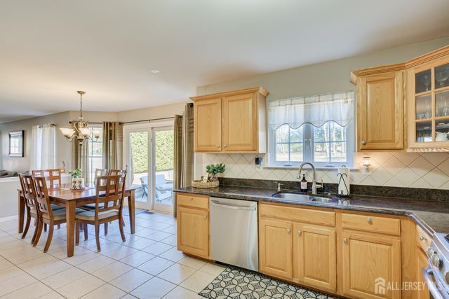 4 Rachel Lane, Monroe, NJ 08831