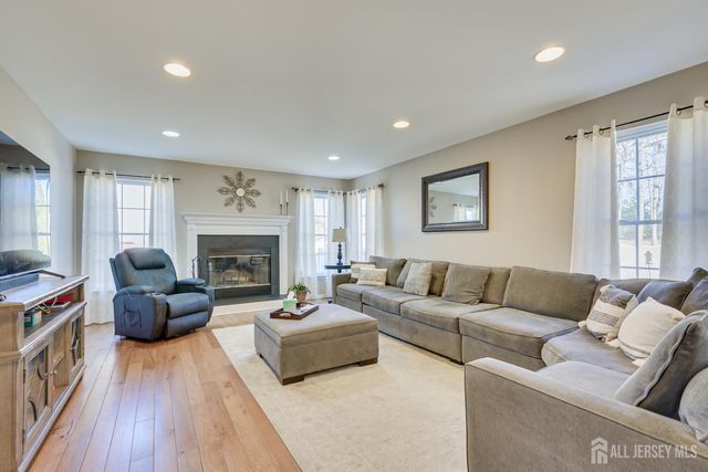 4 Rachel Lane, Monroe, NJ 08831