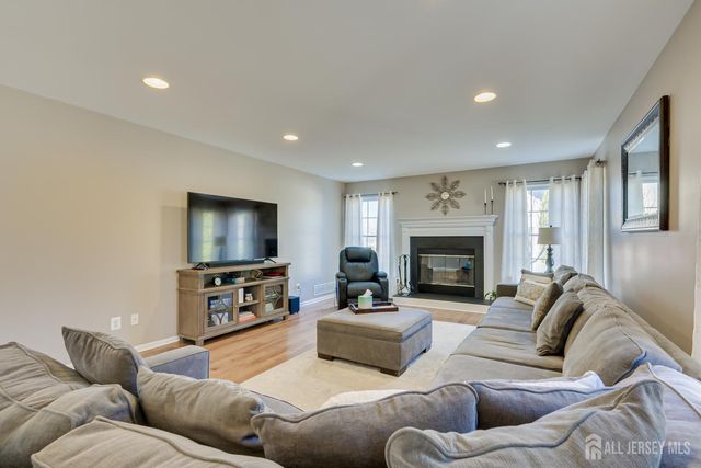 4 Rachel Lane, Monroe, NJ 08831