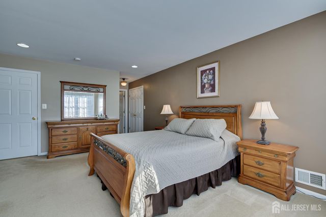 4 Rachel Lane, Monroe, NJ 08831