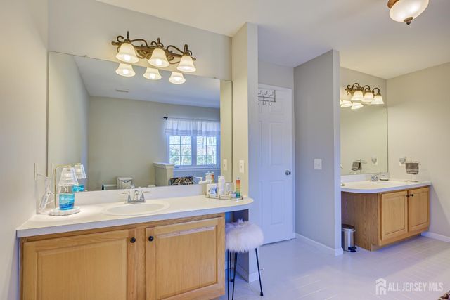 4 Rachel Lane, Monroe, NJ 08831