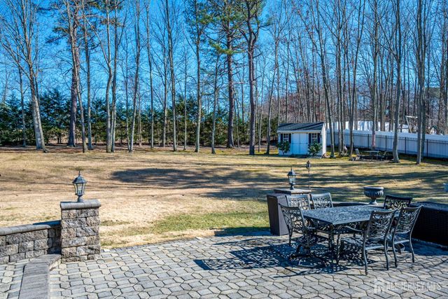 4 Rachel Lane, Monroe, NJ 08831