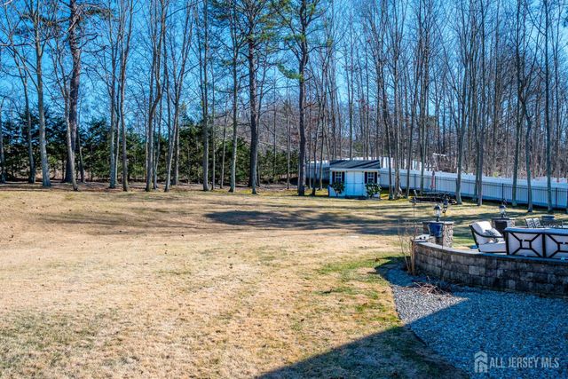 4 Rachel Lane, Monroe, NJ 08831