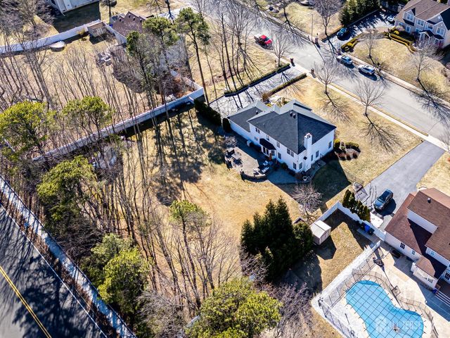 4 Rachel Lane, Monroe, NJ 08831