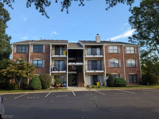 401 Danbury Ln 401, East Brunswick Twp., NJ 08816