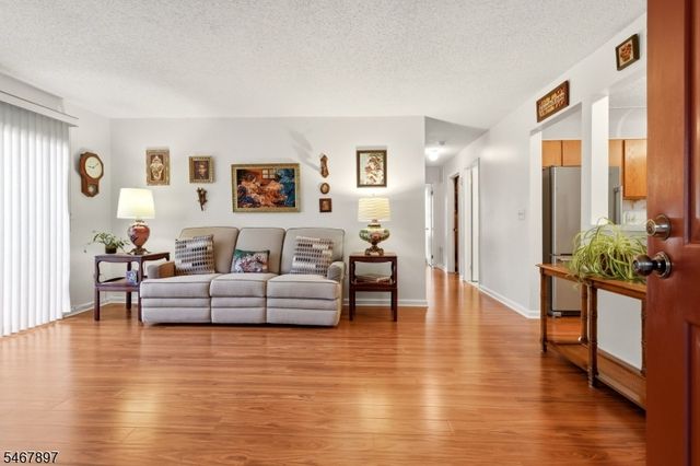 401 Danbury Ln 401, East Brunswick Twp., NJ 08816