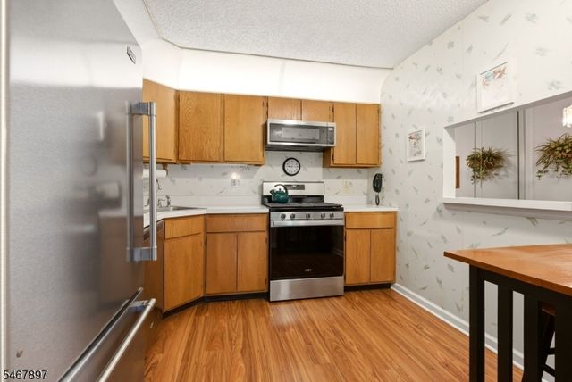 401 Danbury Ln 401, East Brunswick Twp., NJ 08816