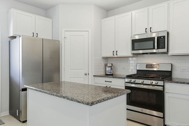 181 Josh Ln, San Antonio, TX 78253