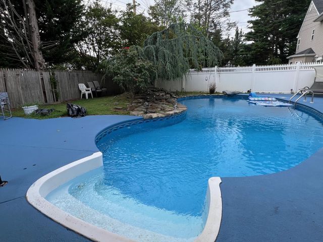 121 West Avenue, Hicksville, NY 11801