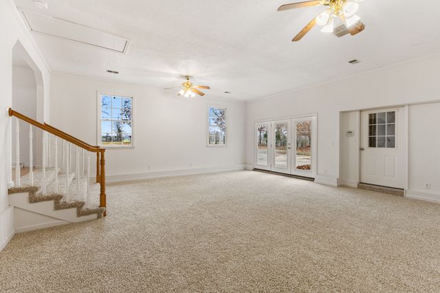 698 Houston Fielder Rd, Clarksville, TN 37043