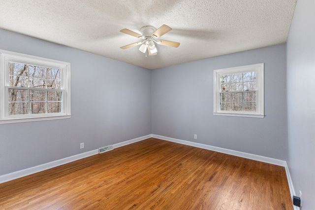 698 Houston Fielder Rd, Clarksville, TN 37043