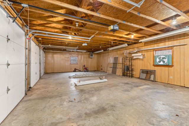 698 Houston Fielder Rd, Clarksville, TN 37043