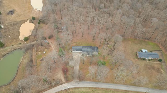 698 Houston Fielder Rd, Clarksville, TN 37043