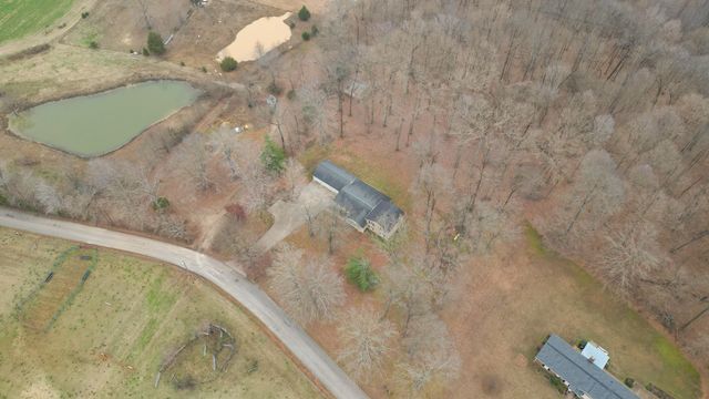 698 Houston Fielder Rd, Clarksville, TN 37043