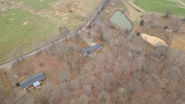 698 Houston Fielder Rd, Clarksville, TN 37043