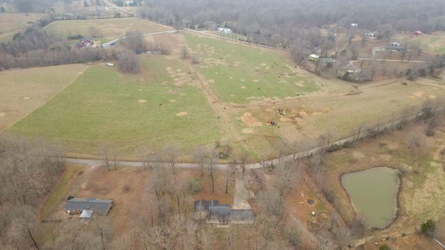 698 Houston Fielder Rd, Clarksville, TN 37043