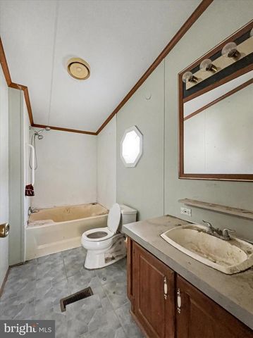 1680 WOOD CREST LN, Glen Rock, PA 17327