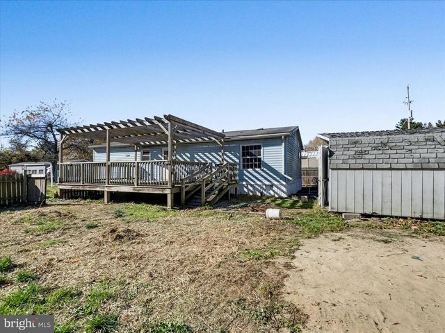 1680 WOOD CREST LN, Glen Rock, PA 17327