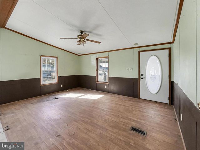 1680 WOOD CREST LN, Glen Rock, PA 17327