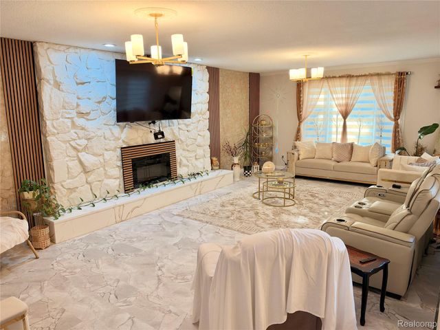 38233 Medville Drive, Sterling Heights, MI 48312