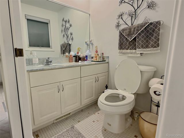 38233 Medville Drive, Sterling Heights, MI 48312