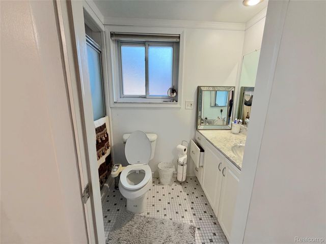 38233 Medville Drive, Sterling Heights, MI 48312