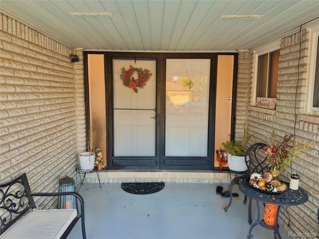 38233 Medville Drive, Sterling Heights, MI 48312