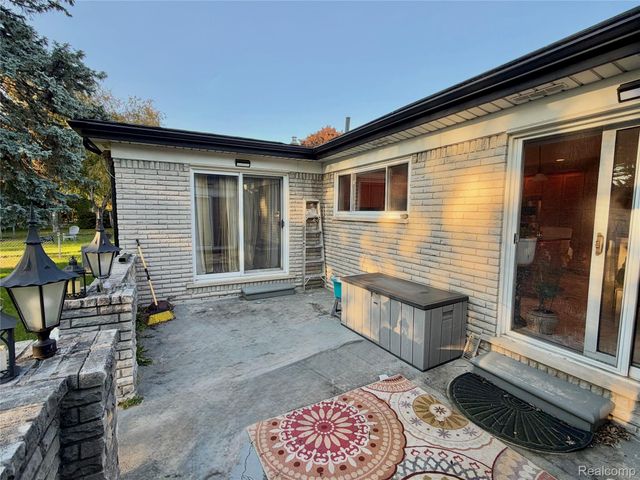 38233 Medville Drive, Sterling Heights, MI 48312
