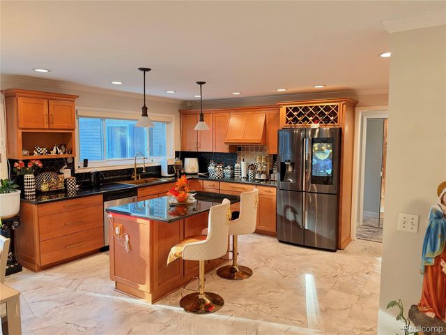 38233 Medville Drive, Sterling Heights, MI 48312