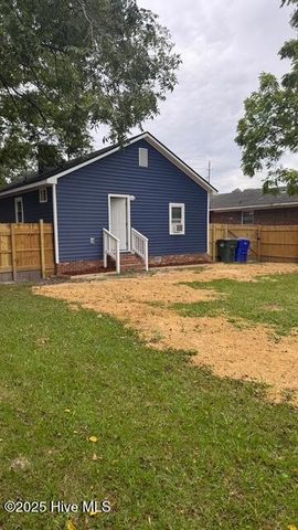 102 Howell Street, Greenville, NC 27834