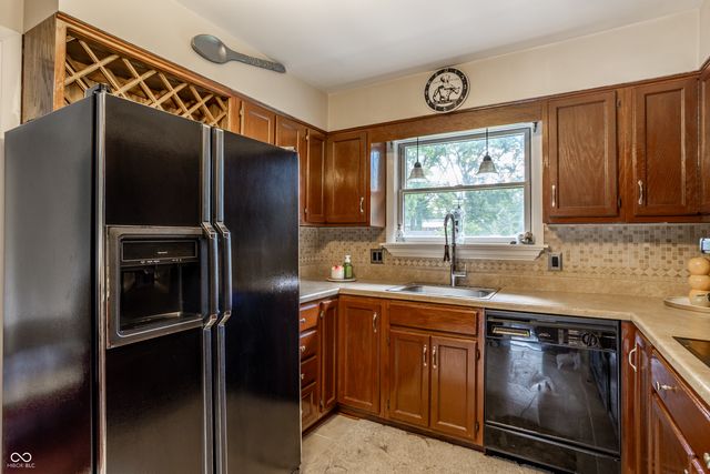 4825 Kessler Boulevard East Drive, Indianapolis, IN 46220