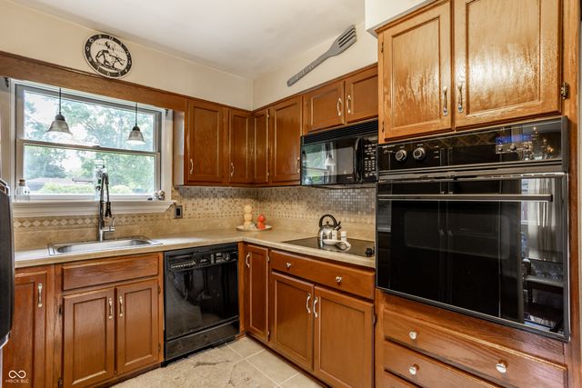 4825 Kessler Boulevard East Drive, Indianapolis, IN 46220