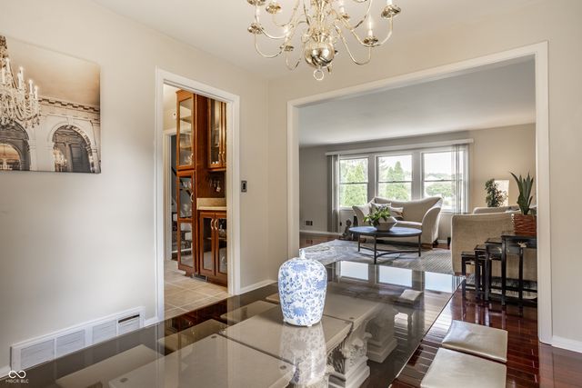 4825 Kessler Boulevard East Drive, Indianapolis, IN 46220
