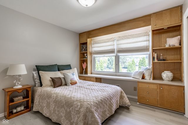 4825 Kessler Boulevard East Drive, Indianapolis, IN 46220