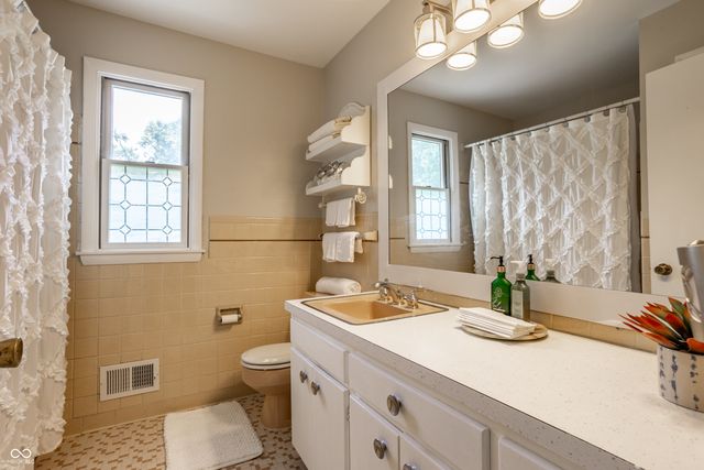 4825 Kessler Boulevard East Drive, Indianapolis, IN 46220