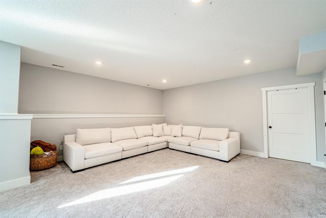 295 Quell Court, Fort Wayne, IN 46845