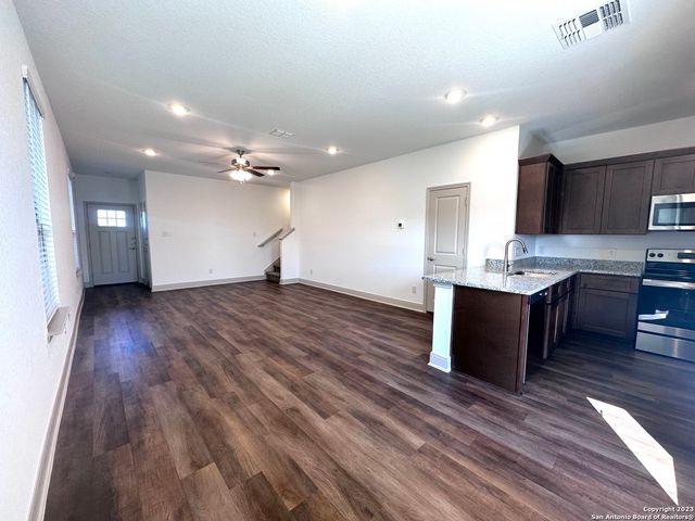 7536 Magnolia Vlg Unit 102, San Antonio, TX 78252