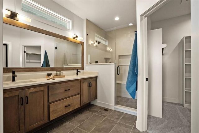 1227 Larkspur Place, Raymore, MO 64083