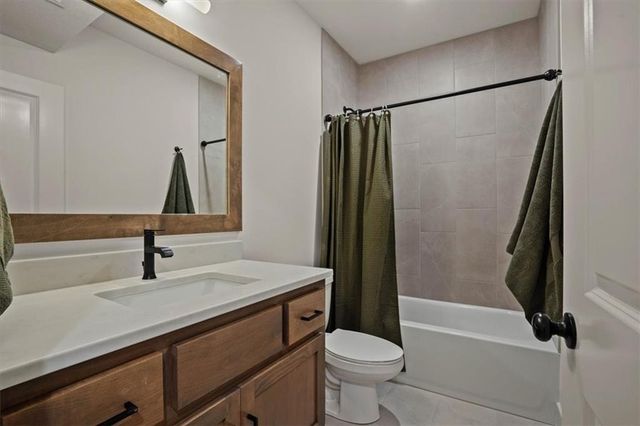 1227 Larkspur Place, Raymore, MO 64083