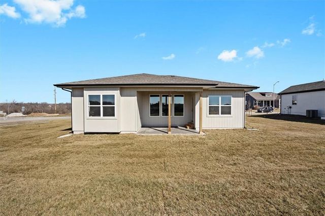 1227 Larkspur Place, Raymore, MO 64083