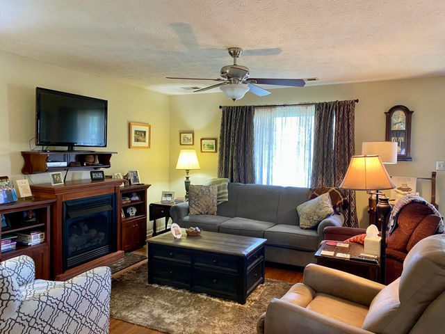 304 Woodspointe Way, Wilmore, KY 40390