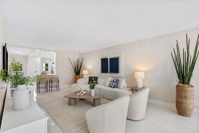 2200 NE 33rd Avenue 2J, Fort Lauderdale, FL 33305
