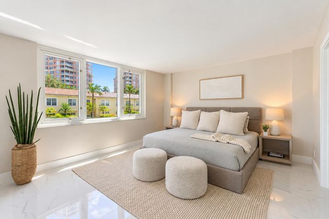 2200 NE 33rd Avenue 2J, Fort Lauderdale, FL 33305
