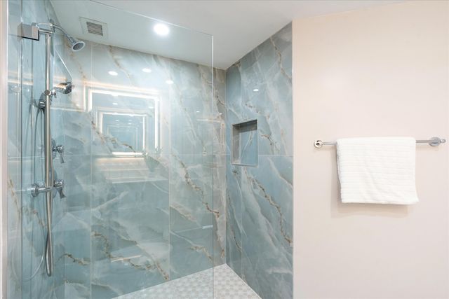 2200 NE 33rd Avenue 2J, Fort Lauderdale, FL 33305