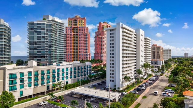 2200 NE 33rd Avenue 2J, Fort Lauderdale, FL 33305
